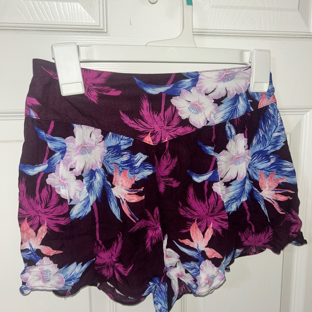 American Eagle Outfitters Floral Patterned Shorts